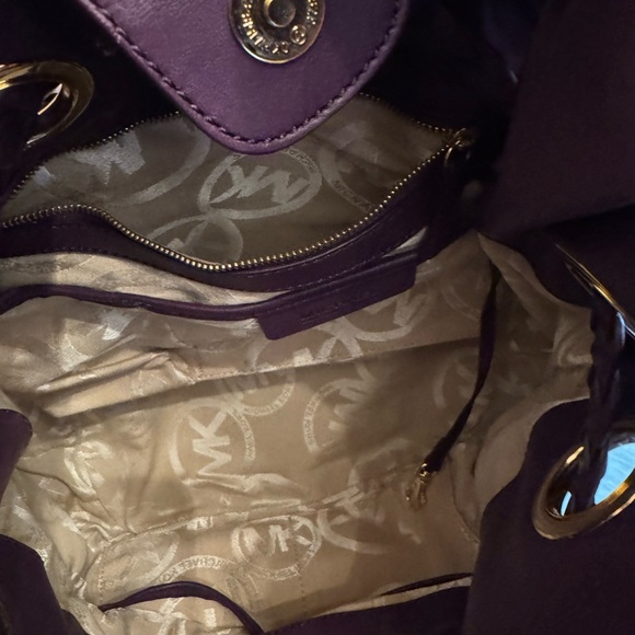 Michael Kors Plum Shoulder Bag with Gold Accents - Picture 4 of 5